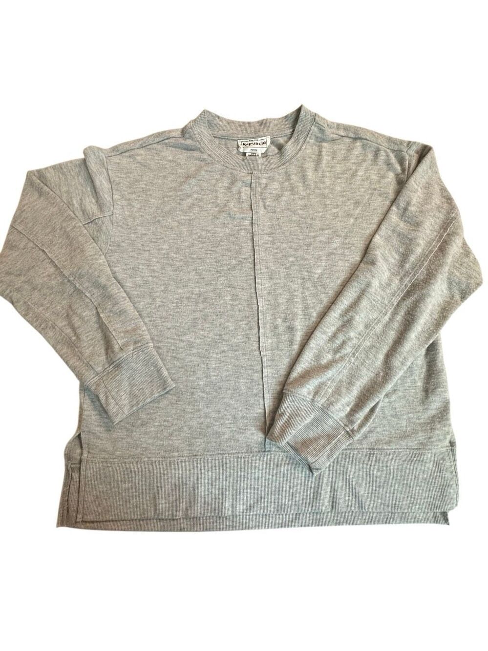 For the Republic Women's Size Medium Petite Gray Long Sleeve Sweater Top